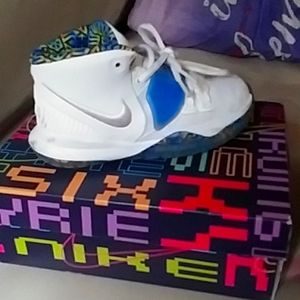 Size 11 boys kyrie Irving